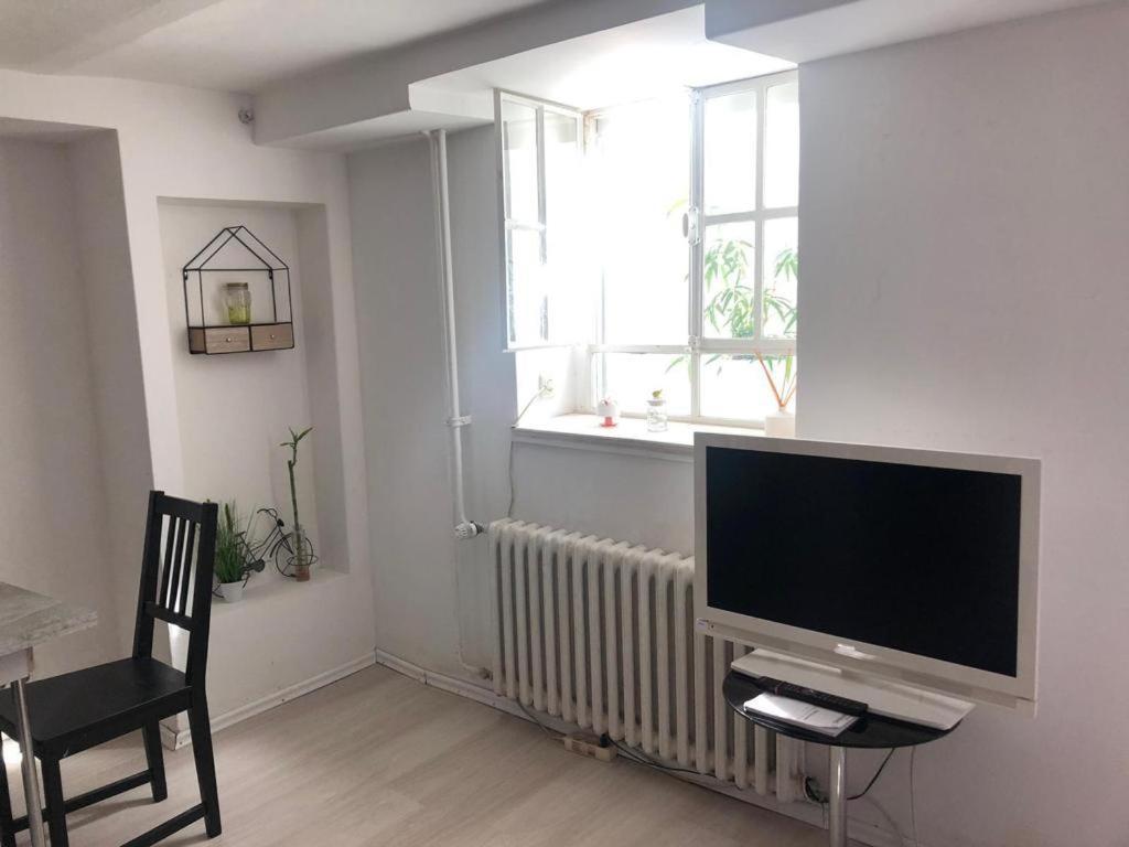 קלן Bescheidene Untergeschoss Wohnung In Guter Lage. מראה חיצוני תמונה